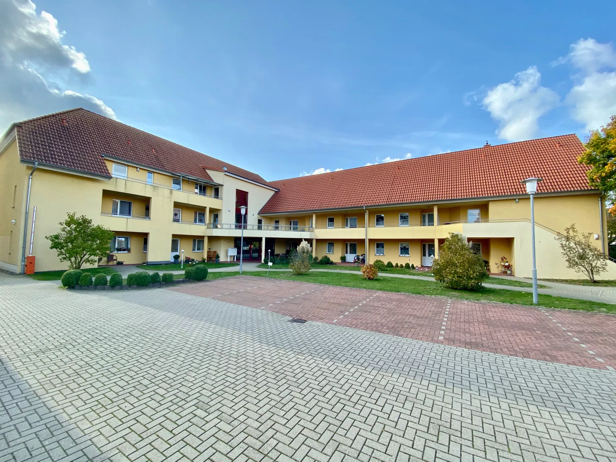 1 Mehrfamilienhaus mit altenbetreuten Wohnungen Neustrelitz, Zierker Strasse